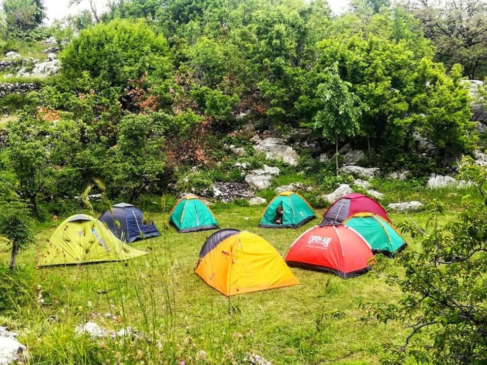 Camp Oaza,Lipa Hotell Cetinje Eksteriør bilde