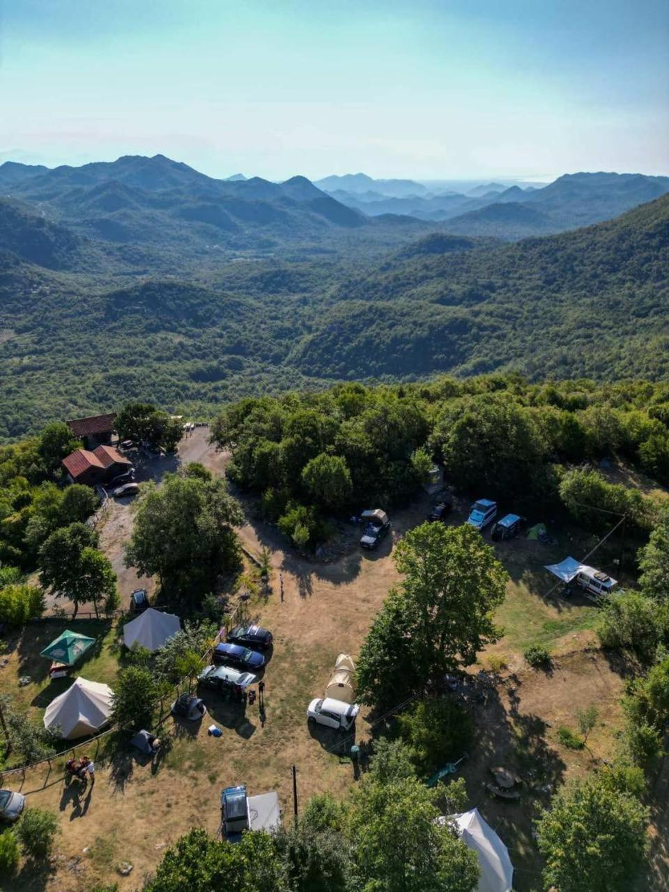 Camp Oaza,Lipa Hotell Cetinje Eksteriør bilde